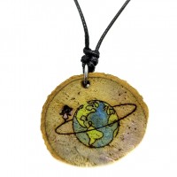 Colar de Madeira Planeta Terra