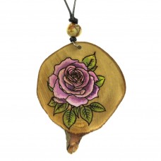 Colar de Madeira Rosa