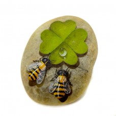 Pedra Pintada Abelha e Trevo