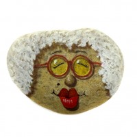 Pedra Pintada Caricatura Mulher Grisalha