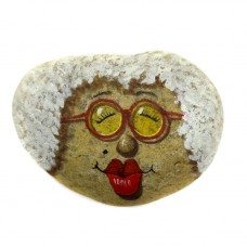 Pedra Pintada Caricatura Mulher Grisalha